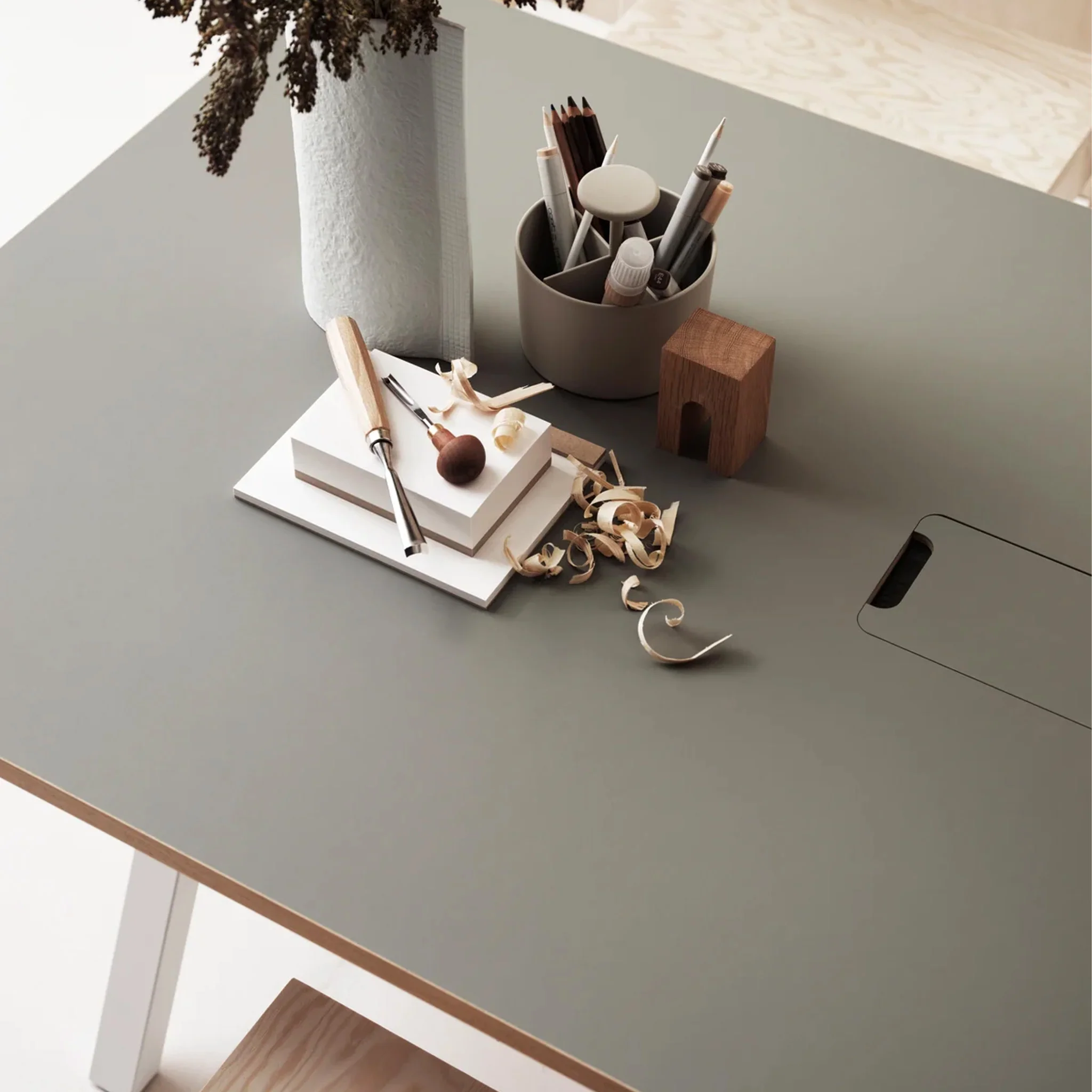 String Works - Electric Height Adjustable Desk - Image 4