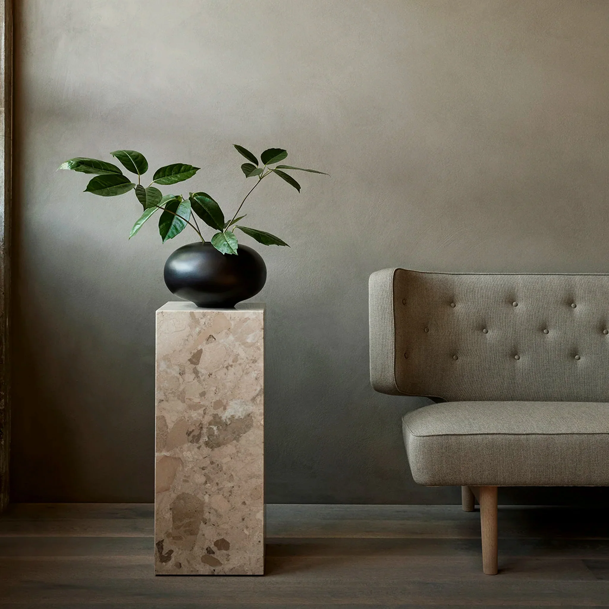 Surround Vase by Colin King Studio - Image 4