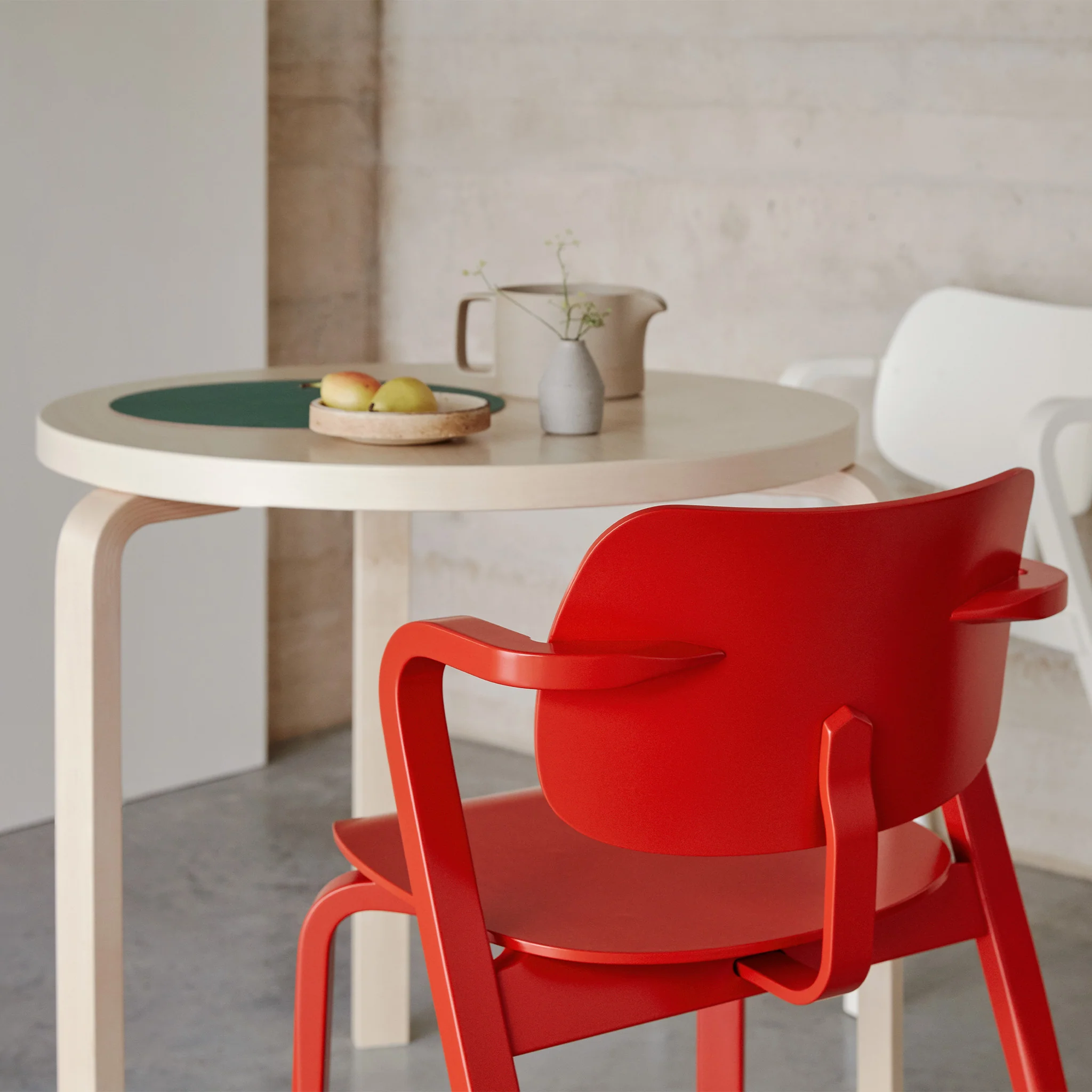 Aalto Table Round by Artek - Image 8