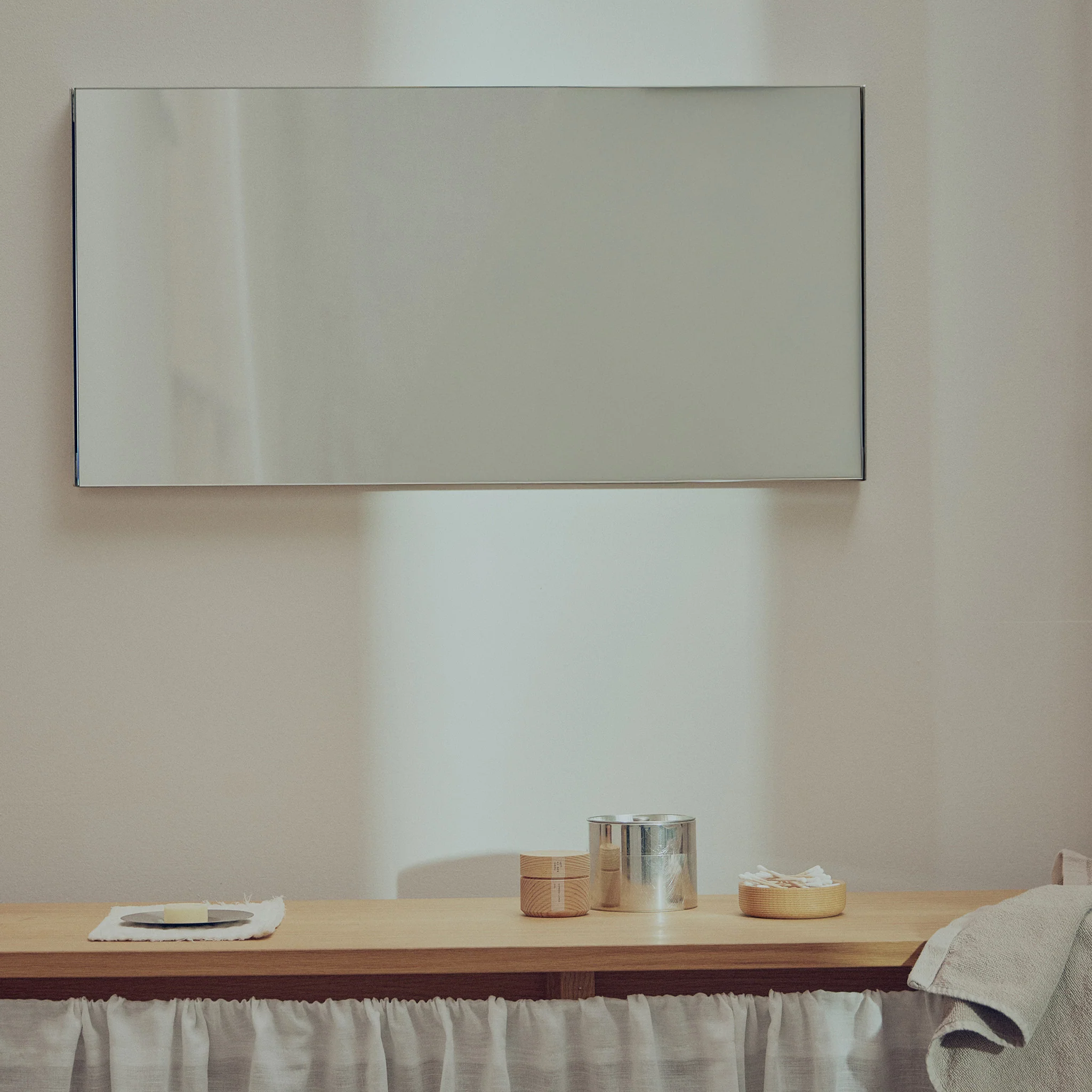 Taper Mirror by Form and Refine - Image 5