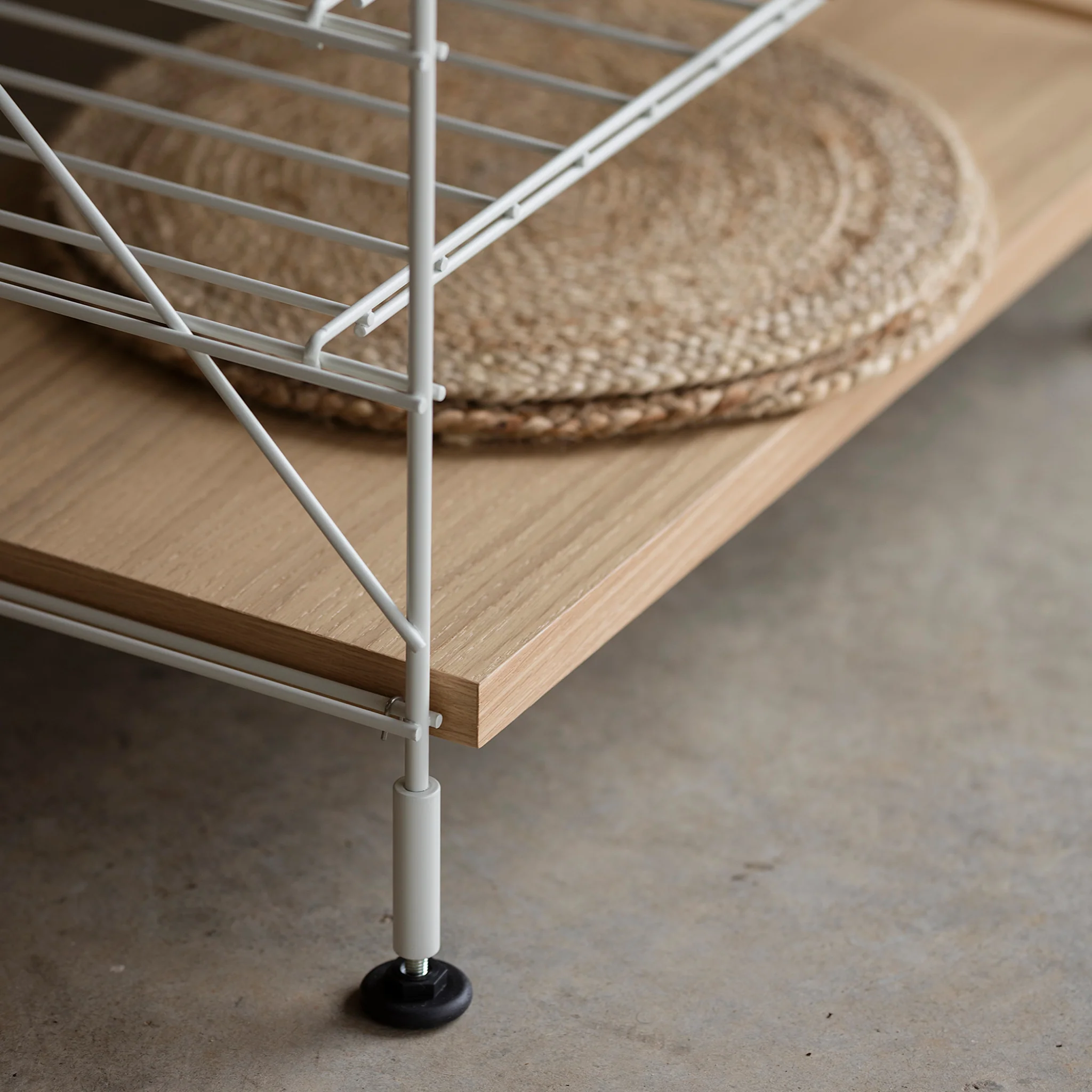 Tria114 Modular Shelving System - Floor Supports - Image 4
