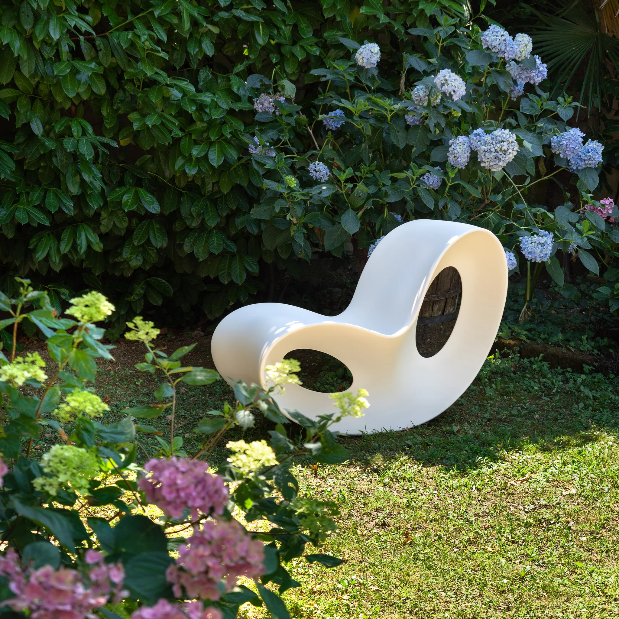 Voido Rocking Chair - Matt by Magis - Image 8